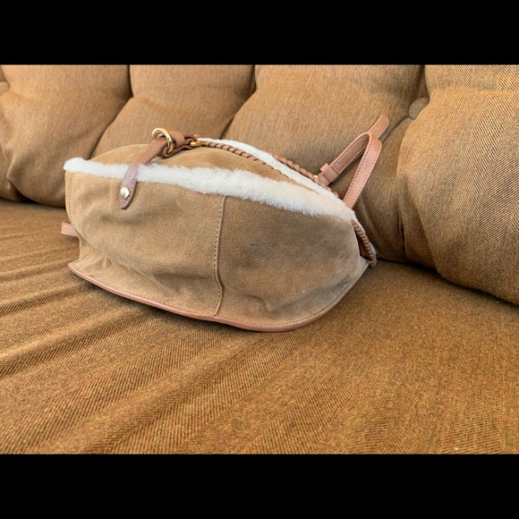 Authentic UGG Shoulder Bag - NWT - RARE - Picture 10 of 16